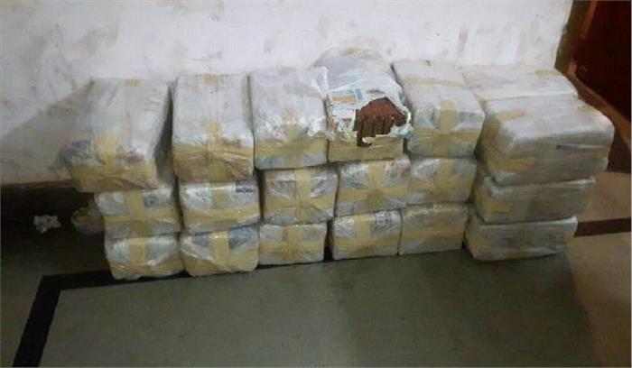 केटरिंग संचालक के घर से डेढ़ क्विंटल गांजा जब्त