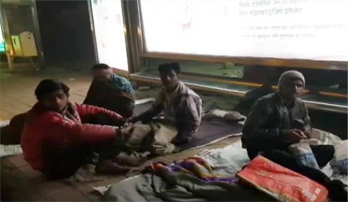 खुले में सोने से पिछले छह दिनों में 44 लोगों की मौत खुले में सोने से पिछले छह दिनों में 44 लोगों की मौत