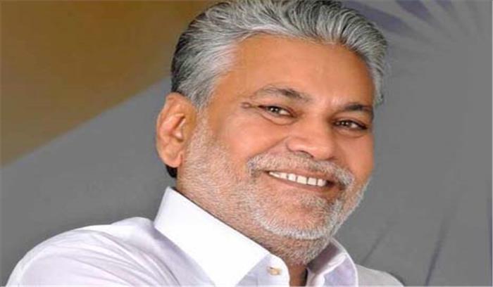 किसान आत्महत्या के गत तीन वर्ष के आँकड़े उपलब्ध नहीं : पुरुषोत्तम रूपाला​​​​​​​