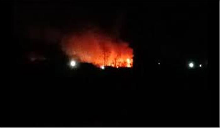 दक्षिण कश्मीर  के काजीगुंड में सीआरपीएफ शिविर में लगी आग