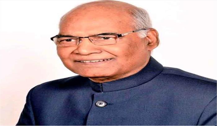 छग : राष्ट्रपति पहुंचे रायपुर, महापौर ने सौंपी शहर की चाबी