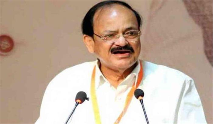 बंदरों के आतंक का समाधान करे सरकार: वेंकैया नायडू