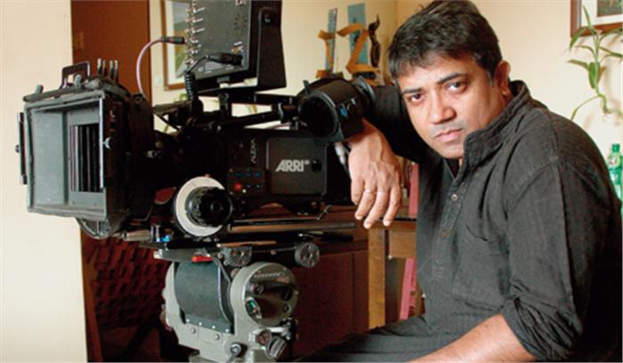 मैं कहानी का बड़ा पक्ष दिखाने के लिए फ्रेम से परे देखने की कोशिश करता हूं: सुदीप चटर्जी