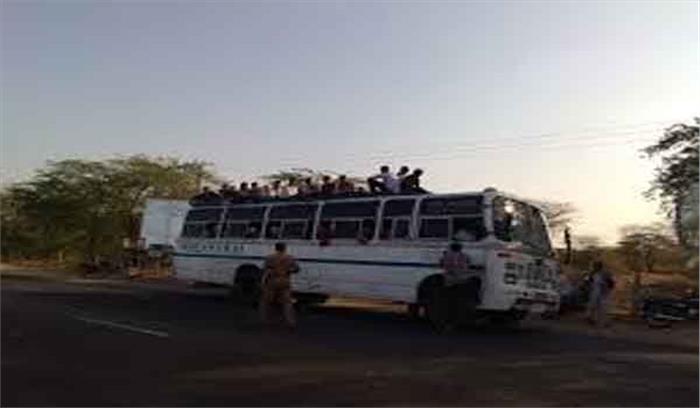 हिमाचल प्रदेश : ओवरलोड़ बसों के खिलाफ पुलिस का अभियान, काटे चालान