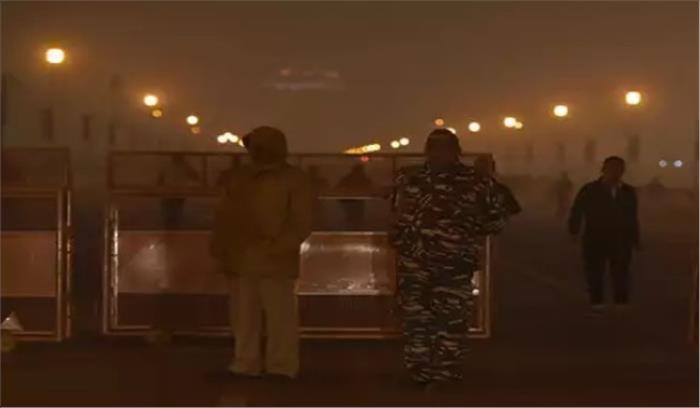 कड़ाके की ठंड की चपेट में उत्तर भारत कड़ाके की ठंड की चपेट में उत्तर भारत