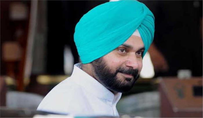 मुख्यमंत्री को कैप्टन मानने से इंकार करके सिद्धू अपने ही घर में घिरे मुख्यमंत्री को कैप्टन मानने से इंकार करके सिद्धू अपने ही घर में घिरे