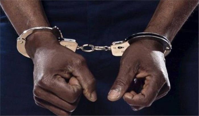 बिहार : अंग्रेजी शराब के साथ तस्कर गिरफ्तार