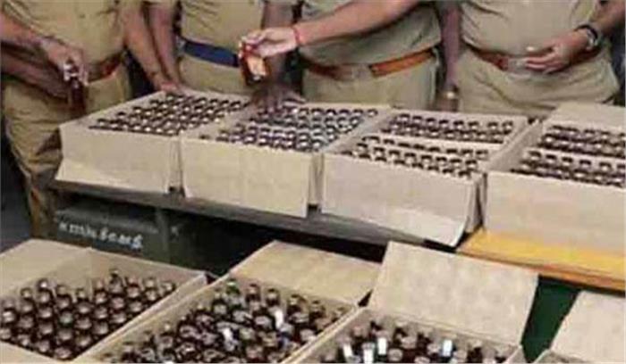 भारी मात्रा में विदेशी शराब बरामद , दो कारोबारी गिरफ्तार