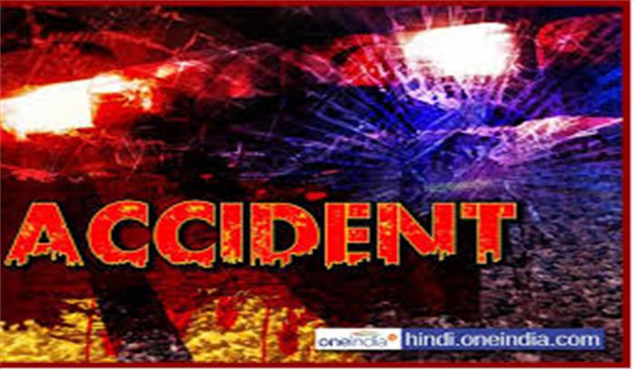 झारखंड : दो ट्रैक्टर की टक्कर हादसे में तीन लोगों की मौत ,नौ घायल