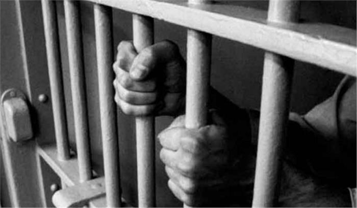 चेक बाउंस होने पर आरोपी को तीन माह का कारावास,28 हजार रूपये का जुर्माना​​​​​​​