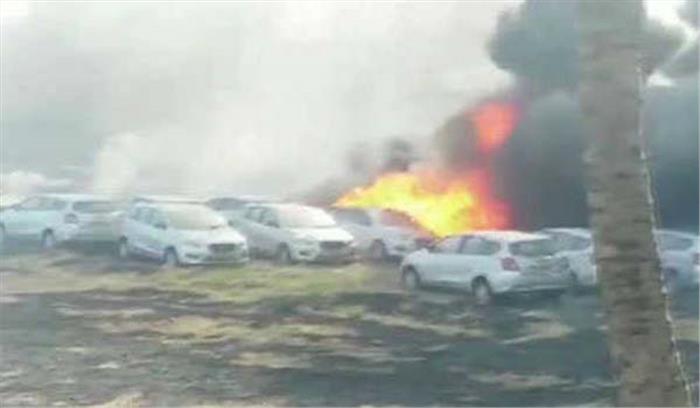 चेन्नई : पार्किंग में आग लगने से 100 कारें जलकर राख