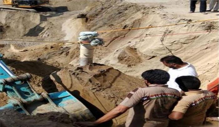 तमिलनाडु : बोरवेल में गिरे 2 साल के बच्चे को बचाने में जुटे एनडीआरएफ, एसडीआरएफ