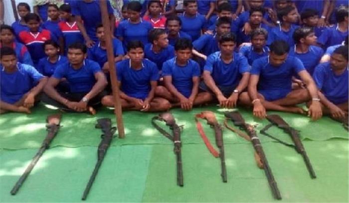 छग : नारायणपुर में 60 नक्सलियों ने किया आत्मसमर्पण