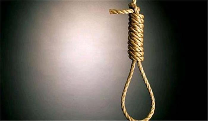 छग : स्कूली छात्रा ने कक्षा में ही फांसी लगाकर दी जान