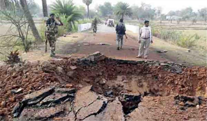 छग : सुकमा में नक्सलियों ने एंटी लैंडमाइन वाहन उड़ाया, 9 जवान शहीद