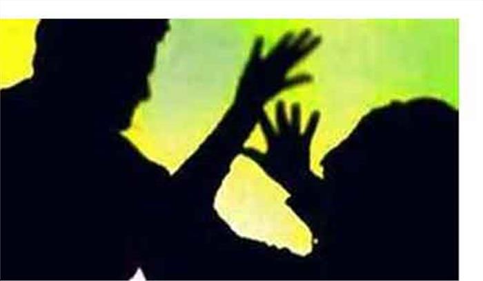 छात्राओं का यौन शोषण करने वाला स्कूल प्राचार्य फरार, वीडियो वायरल छात्राओं का यौन शोषण करने वाला स्कूल प्राचार्य फरार, वीडियो वायरल