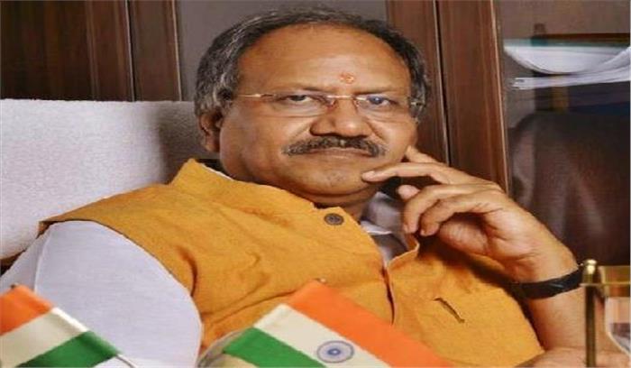 छोटे व्यवसायियों को ऋण सुविधा मुहैया करायी जा रही: बृजमोहन