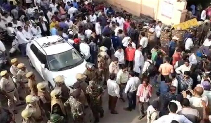 छत्तीसगढ़ कांग्रेस अध्यक्ष जेल भेजे गए, कार्यकर्ताओं का हंगामा छत्तीसगढ़ कांग्रेस अध्यक्ष जेल भेजे गए, कार्यकर्ताओं का हंगामा