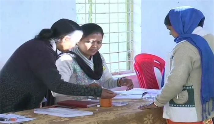 छत्तीसगढ़ विधानसभा चुनाव : दूसरे चरण के लिए 72 सीटों पर मतदान जारी छत्तीसगढ़ विधानसभा चुनाव : दूसरे चरण के लिए 72 सीटों पर मतदान जारी