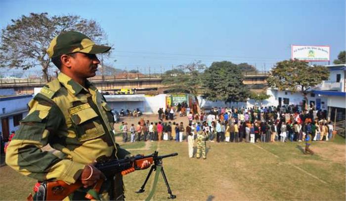 छत्तीसगढ़ में कड़ी सुरक्षा के बीच 18 में से 10 सीटों पर मतदान जारी छत्तीसगढ़ में कड़ी सुरक्षा के बीच 18 में से 10 सीटों पर मतदान जारी