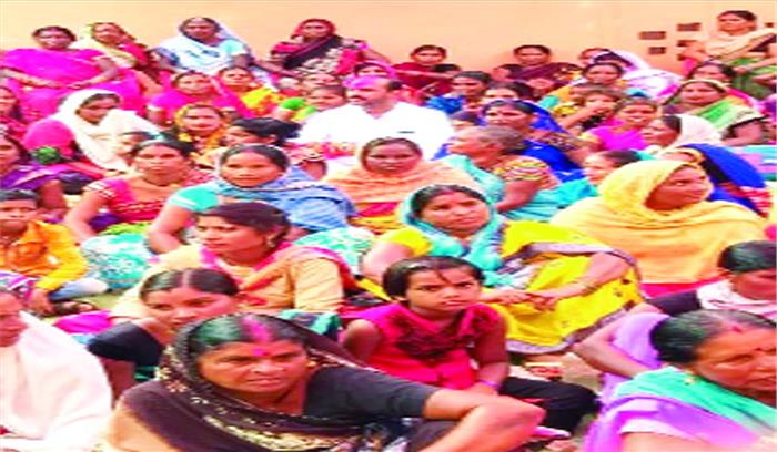 महिला कंमाडो ने सीजेसी नेता योगेश तिवारी को बांधा रक्षा बंधन