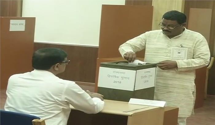  छत्तीसगढ़ से राज्यसभा की एक सीट के लिए मतदान जारी, भाजपा एवं कांग्रेस प्रत्याशियों के बीच सीधा मुकाबला