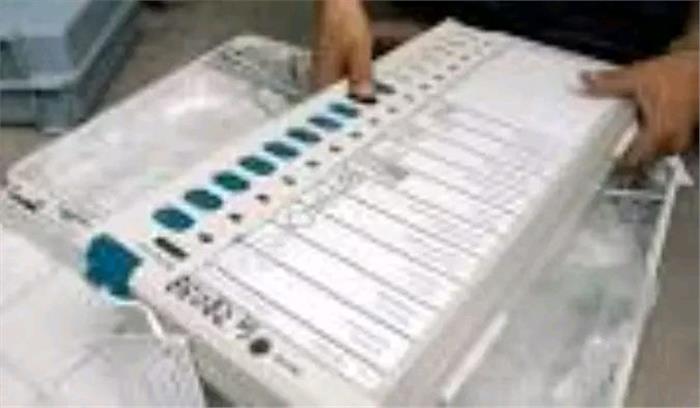 छत्तीसगढ़ : कंपकपाती ठंड में भी ईवीएम मशीनों की सुरक्षा जारी