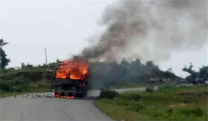  छत्तीसगढ़ :चलते ट्रक में अचानक लगी आग