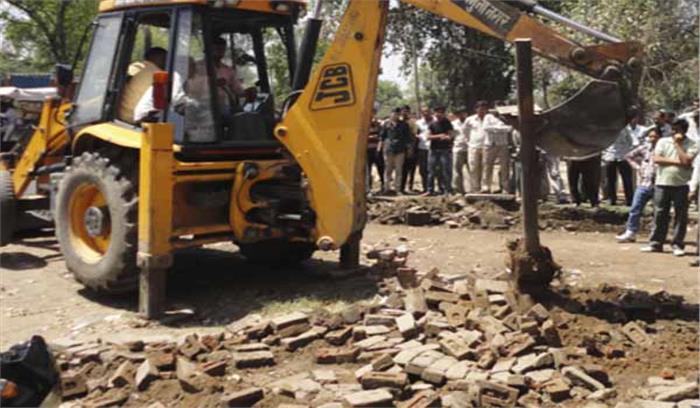 धमतरी: रेलवे की भूमि पर बने घरों में तोड़फोड़ की कार्यवाही शुरू धमतरी: रेलवे की भूमि पर बने घरों में तोड़फोड़ की कार्यवाही शुरू