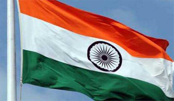 छत्तीसगढ़ में राजकीय शोक के बीच मनाया गया आजादी का जश्न छत्तीसगढ़ में राजकीय शोक के बीच मनाया गया आजादी का जश्न