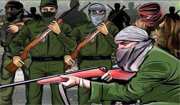 दंतेवाडा: नक्सलियों ने 5 वाहनों में लगाई आग