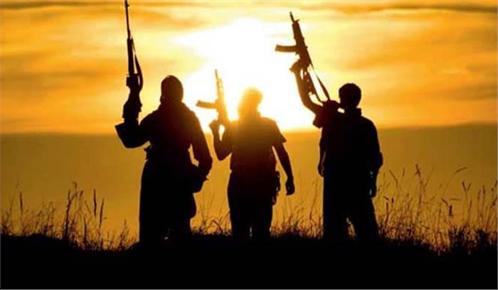 छत्तीसगढ़ में नक्सलियों ने निर्माण कार्य में लगे वाहन जलाये