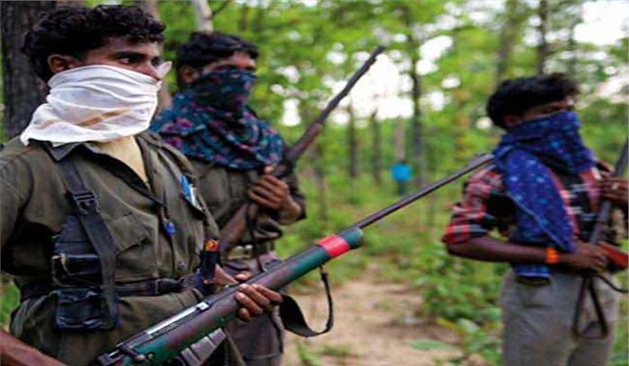 छत्तीसगढ़ के दंतेवाड़ा में नक्सलियों ने की युवक की हत्या