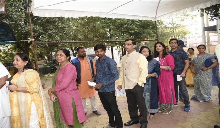 छत्तीसगढ़ विधानसभा चुनाव:12 बजे तक 28 फीसदी वोटिंग छत्तीसगढ़ विधानसभा चुनाव:12 बजे तक 28 फीसदी वोटिंग