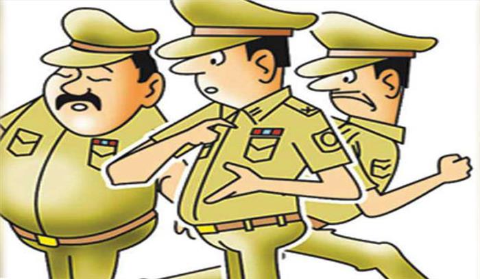शातिर चोर चढ़े पुलिस के हत्थे