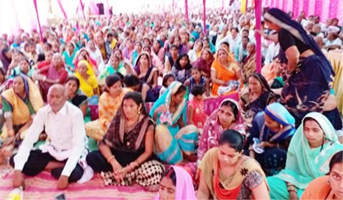 कथा वाचन की अनूठी शैली ने लोगों को खासा प्रभावित किया