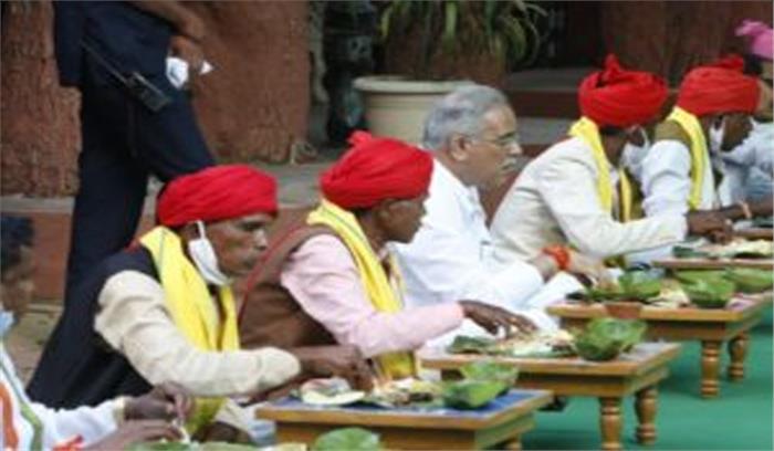 मुख्यमंत्री ने 55 बीमार लोगों को दी आर्थिक सहायता