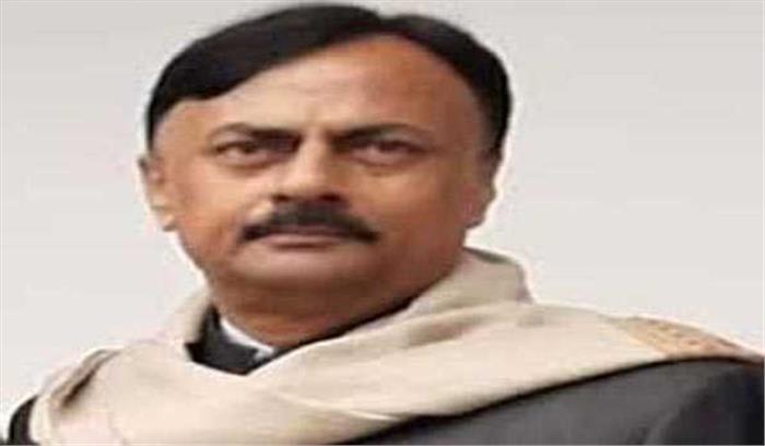 6 माह के मुख्यमंत्री ने विधायकों के एक साल के वेतन कटौती का निर्णय कैसे लिया : कांग्रेस