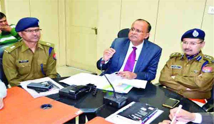 भू-माफियाओं पर शिकंजा कसने के लिए सौ से अधिक लोगों के खिलाफ कार्रवाई