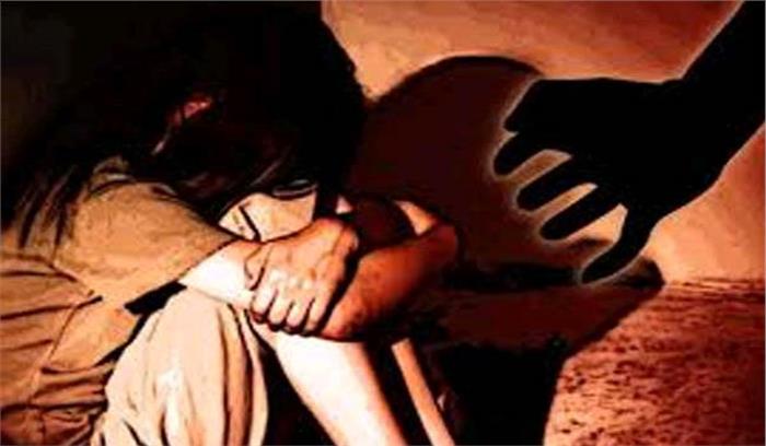 दुष्कर्म पीड़ित बच्ची को इलाज से मना करने वालेसीएमओ निलंबित व निदेशक के खिलाफ अनुशानात्मक कार्रवाई