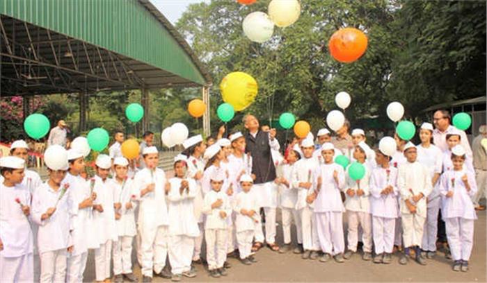 बच्चों में सेवा भाव जागृत करने के लिए सरकार बाल साहित्य सुलभ कराएगी : गहलोत बच्चों में सेवा भाव जागृत करने के लिए सरकार बाल साहित्य सुलभ कराएगी : गहलोत