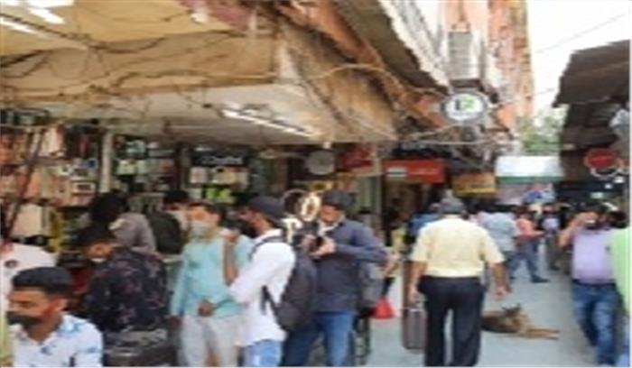 दिल्ली : करोल बाग के गफ्फार मार्केट में 80 फीसदी से ज्यादा चीनी सामान