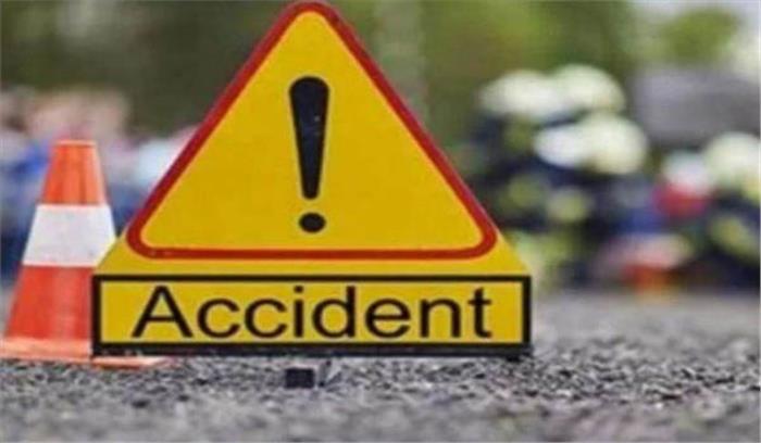 कर्नाटक सड़क हादसे में चार की मौत, सात घायल