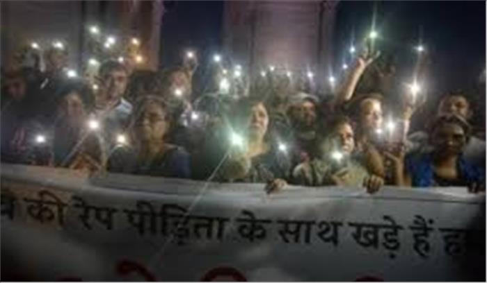 हिंसा के साथ धूमिल हुई क्रिसमस की खुशी