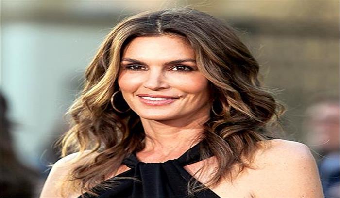 क्रॉफोर्ड ने इंस्टाग्राम पर बेटी की पुरानी तस्वीर साझा की