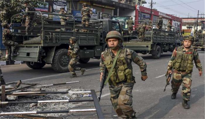 गुवाहाटी में शनिवार को कर्फ्यू में दी गई ढील गुवाहाटी में शनिवार को कर्फ्यू में दी गई ढील
