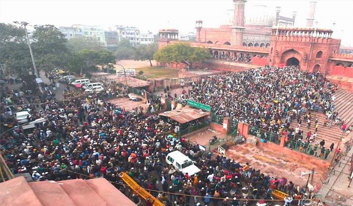 सीएए के खिलाफ जामा मस्जिद के बाहर प्रदर्शन, मेट्रो स्टेशन बंद
