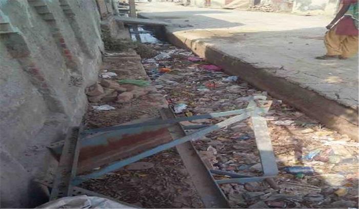 सफाई अभियान कागजों में सिमटा, जगह-जगह लगे कूड़े के ढेर