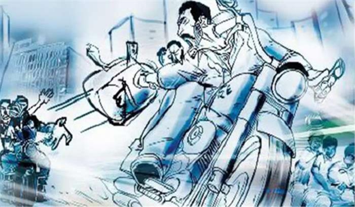 कपड़ा व्यवसायी के मुंशी से 2 लाख की लूट