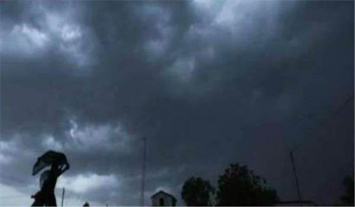 मध्य प्रदेश  में बादल छाए, बारिश के आसार